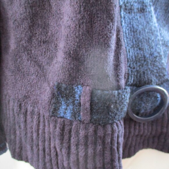 Moffi Unique Knit Sweater โ Asymmetrical Neckline & Faux Belt Detail (Size L) - Picture 16 of 16